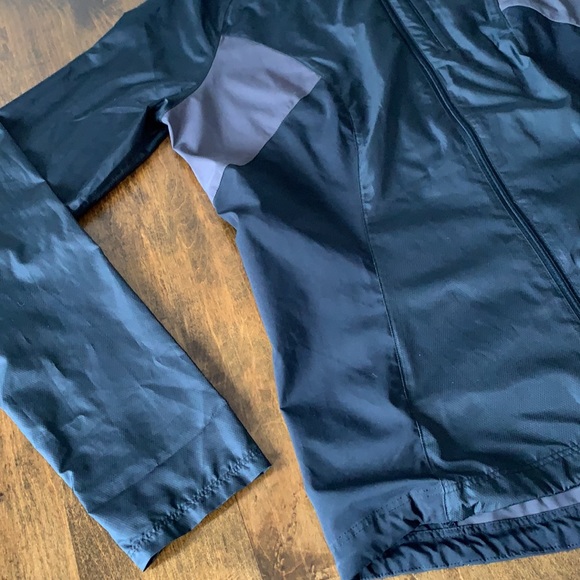 Under Armour windbreaker. - Picture 3 of 5